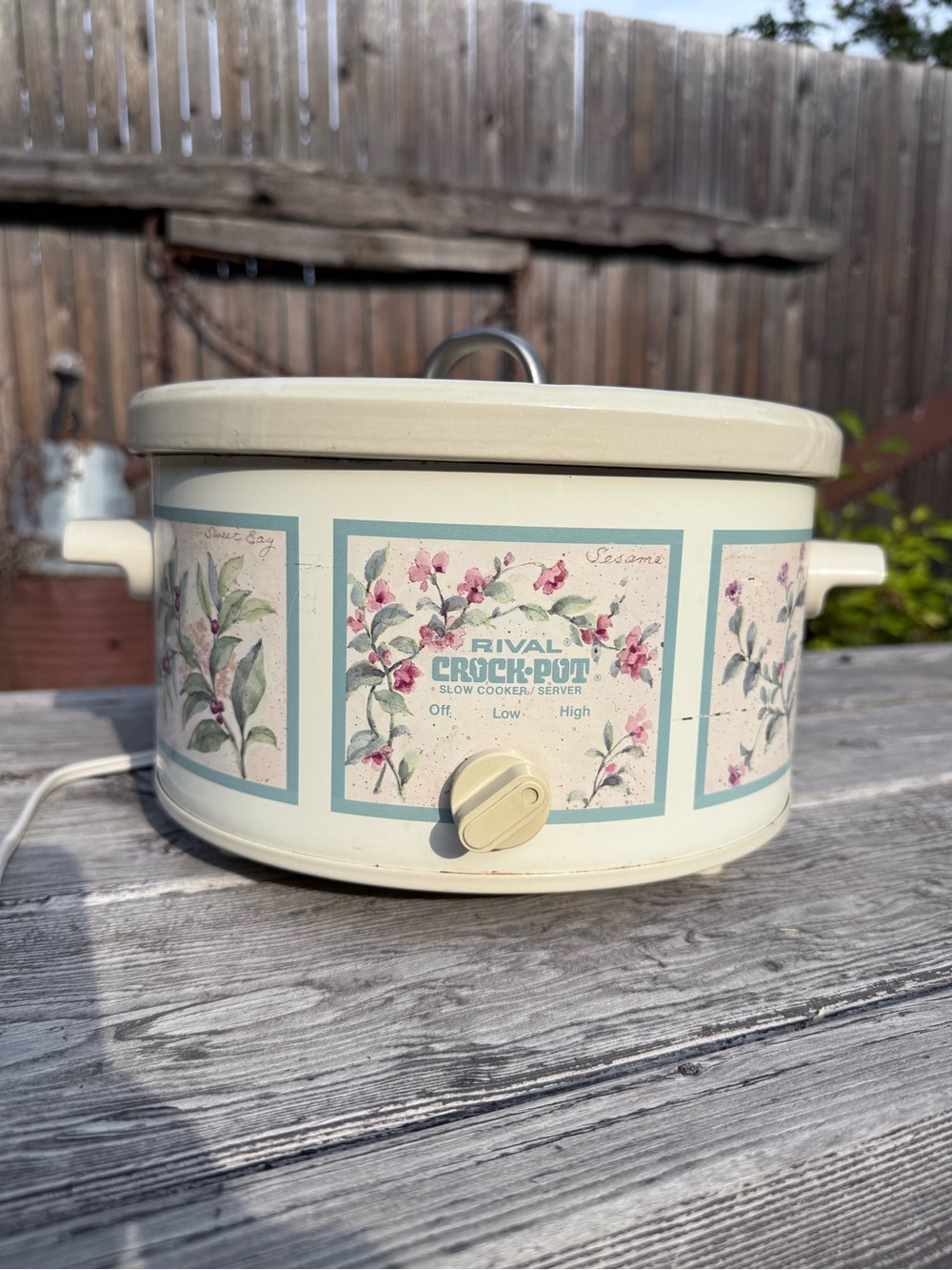Country Cottage Crock-Pot Slow Cooker Server  vintage